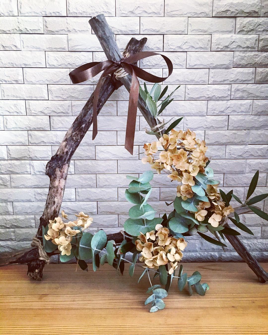 どんなテイストのデザインにも合わせやすい！簡単にできる流木アレンジコーデ♪