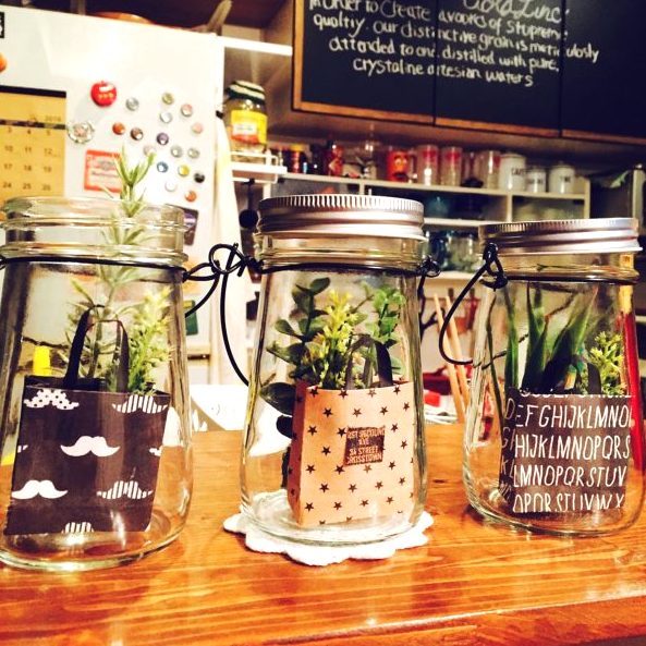 シンプルで可愛いガラス容器☆メイソンジャーをインテリアに取り入れてみよう♪